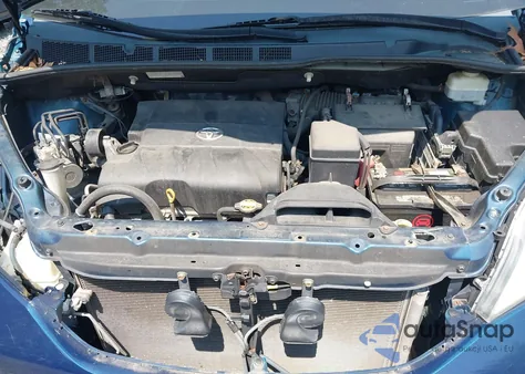 2011 Toyota Sienna Le V6 z USA, uszkodzony, nr VIN 5TDKK3DC2BS024566